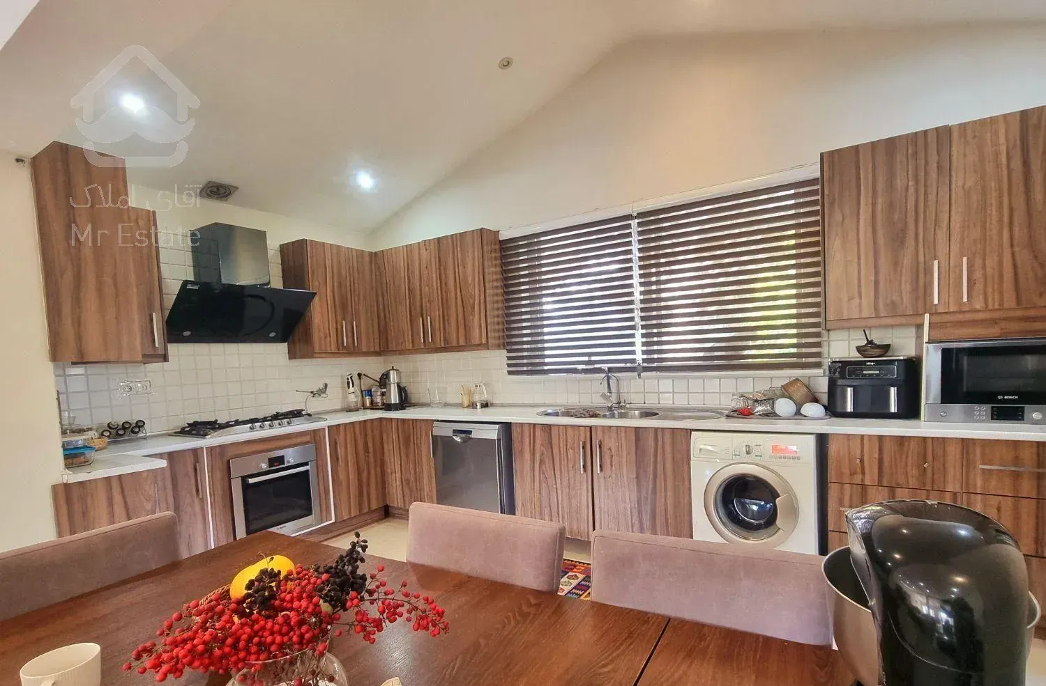 ویلا بازسازی شده در شهرک دریاسر روبروی خزرشهر