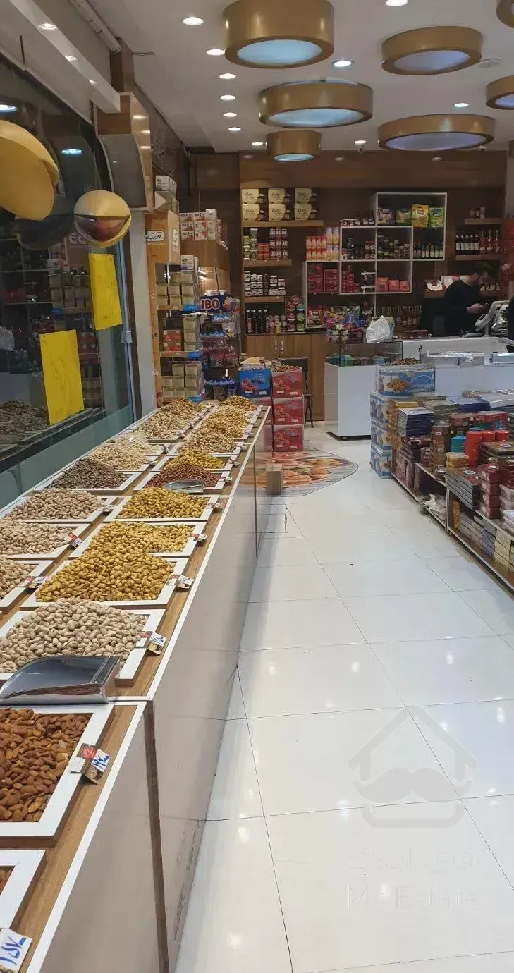 مغازه تجاری ۹۰ متر همکف و ۹۰ متر انباری تجاری