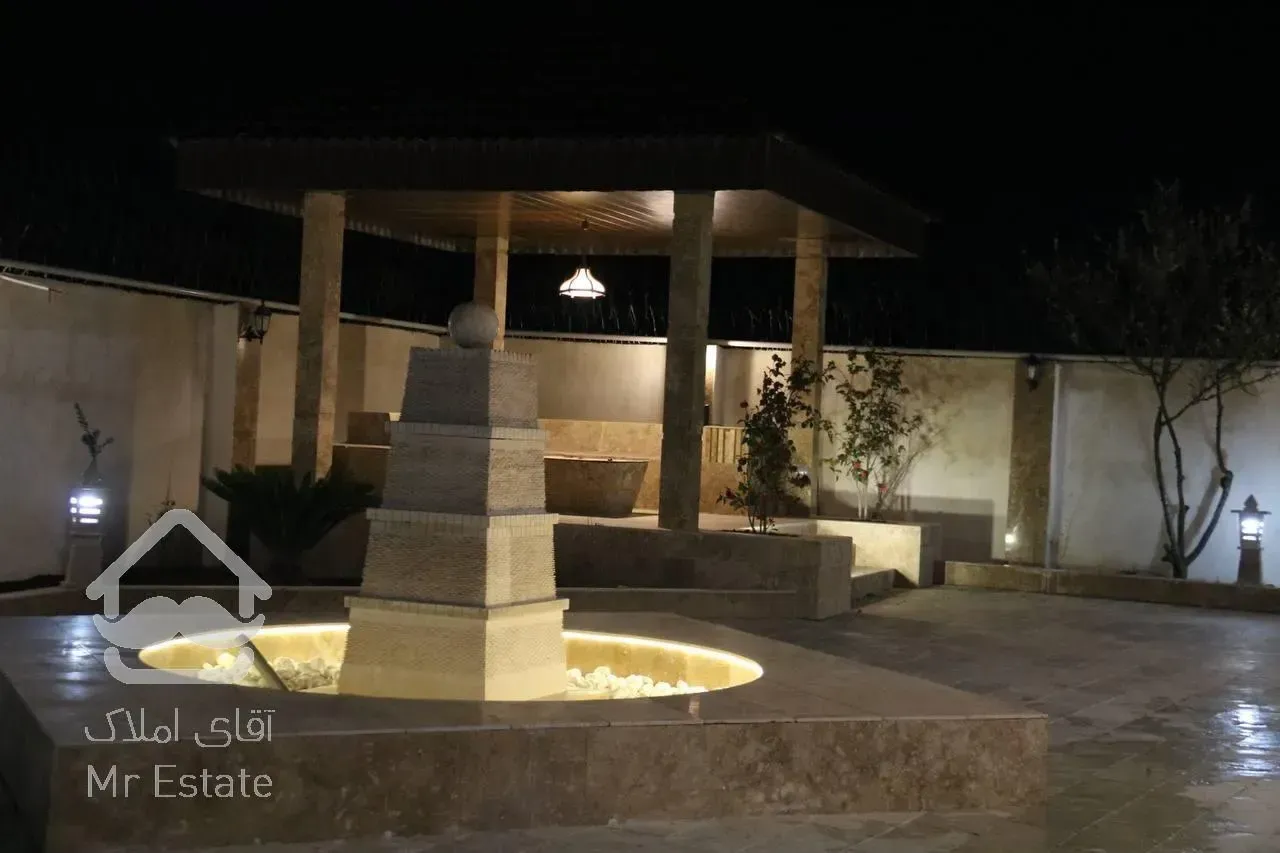 فروش ویلای ۲۵۰ متری استخر داربا ۱۴۰۰متر زمین بسیار لوکس ظو نزدیک دریا