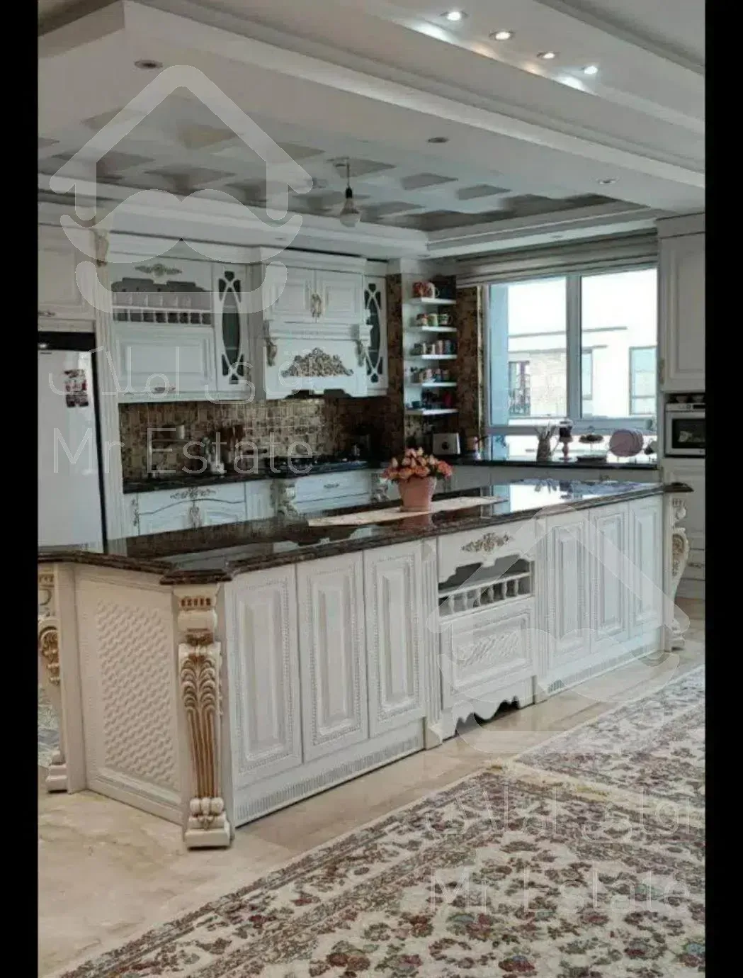 ۱۸۰ متر . دو پارکینگه. نوساز.