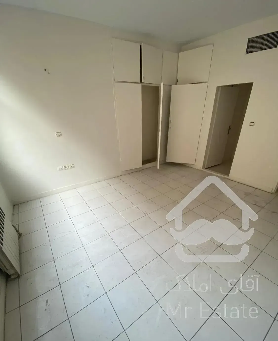 ۷۷متر ۲خواب  پارکینگ دار