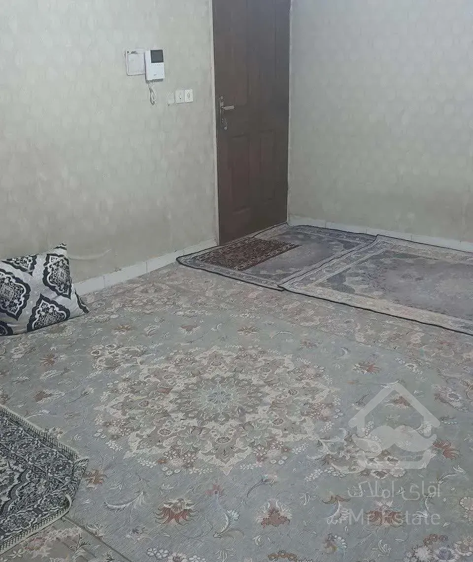 40 متر نزدیک متروی مولوی مناسب دفتر وسکونت