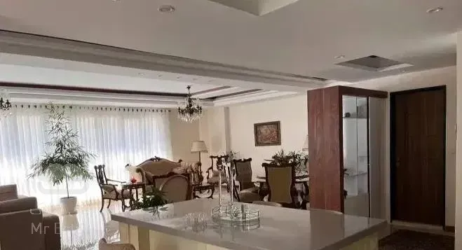 ۹۰ متر آپارتمان//فول امکانات//مناسب سرمایه گذاری