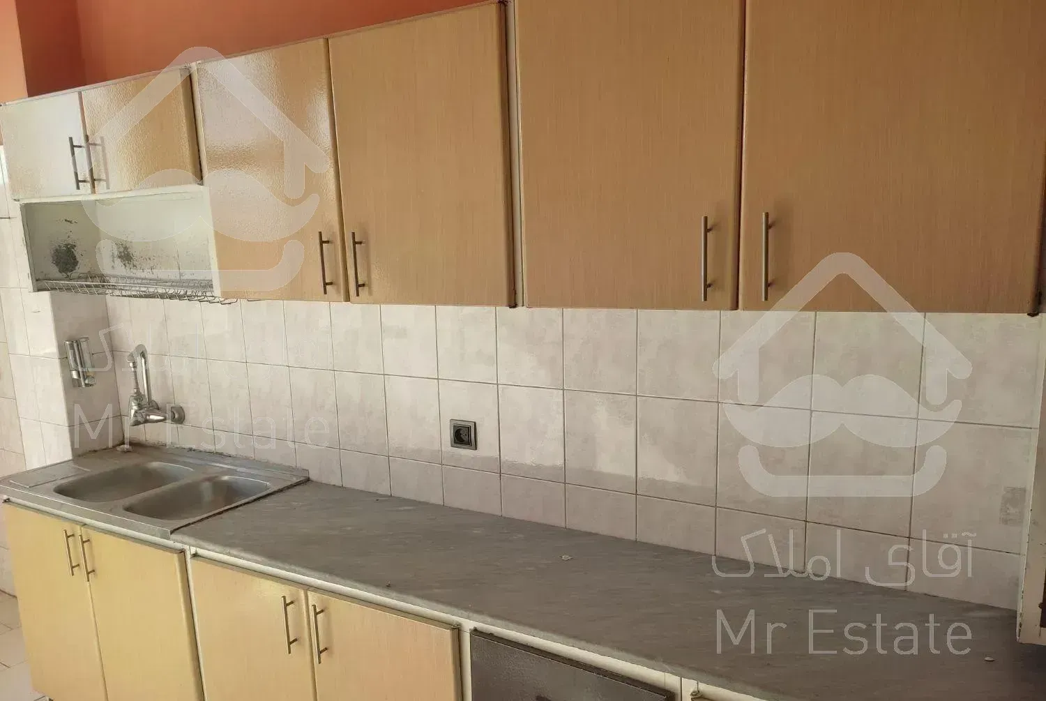 ۷۱متری تخلیه پارکینگ اختصاصی رو به نما چهارم شرقی