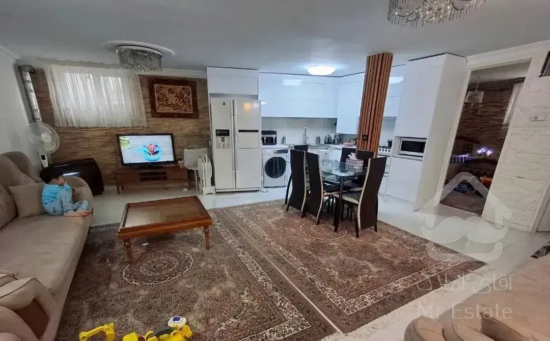 ۷۲ متری ، دو خوابه ، فول بازسازی ، خ عزیزی