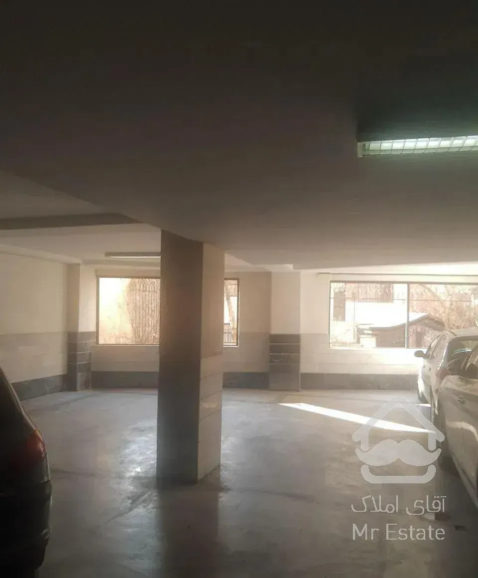 اندرزگو ۱۰۵ متر خوش نقشه(۳پارکینگ)