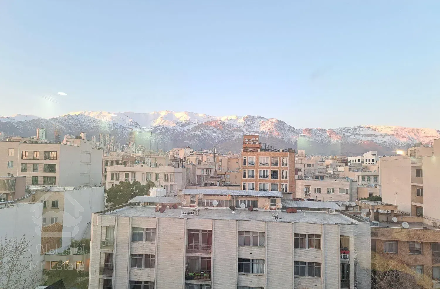 آپارتمان ۱۵۲ متر/افتابگیر/ورودی لابی