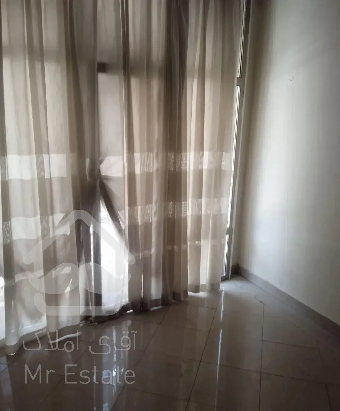 ولیعصر پارک ساعی ۸۰ متر ( مجرد و خانواده  )