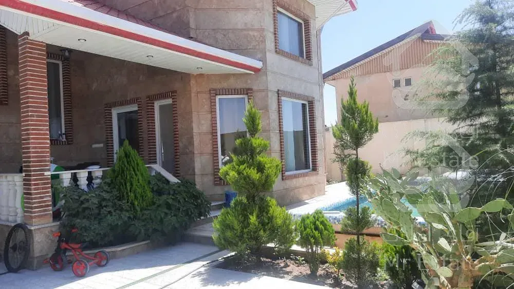 ویلا مدرن 700 متری  استخردار در سهیلیه