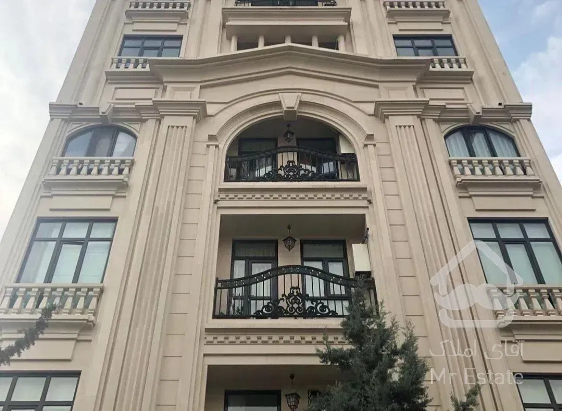 آپارتمان ۲۲۱متر ۲پارکینگ شیک وتمیز