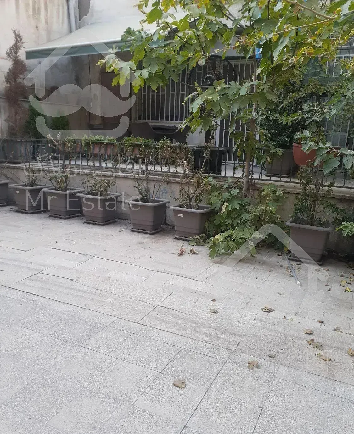 گاندی خارج از طرح ترافیک / ۸۴ متر ۲ خواب