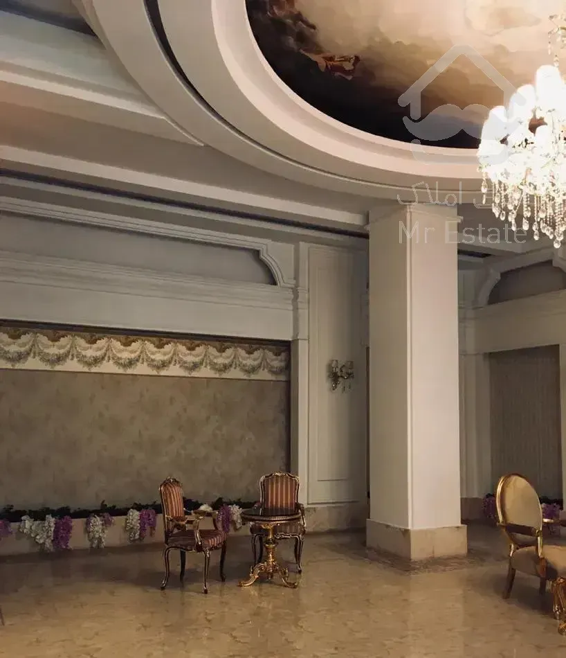 ۱۲۰ متر شمال کاخ