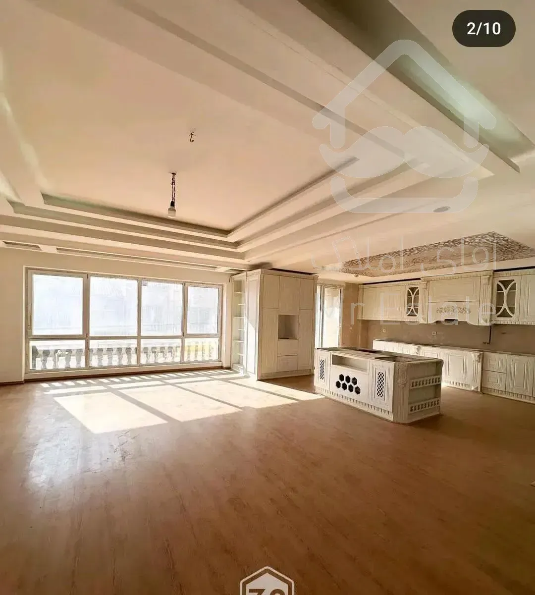 ۱۹۸ متر طبقه ۵ تک واحدی ۲ پارکینگه تاپ لوکیشن شهر