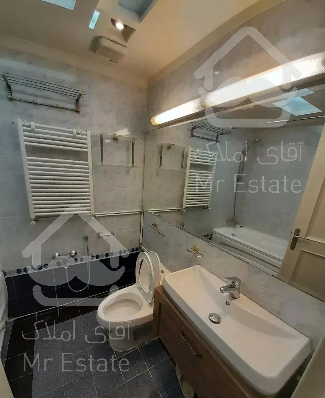 100 متر ( نور نقشه لوکیشن )