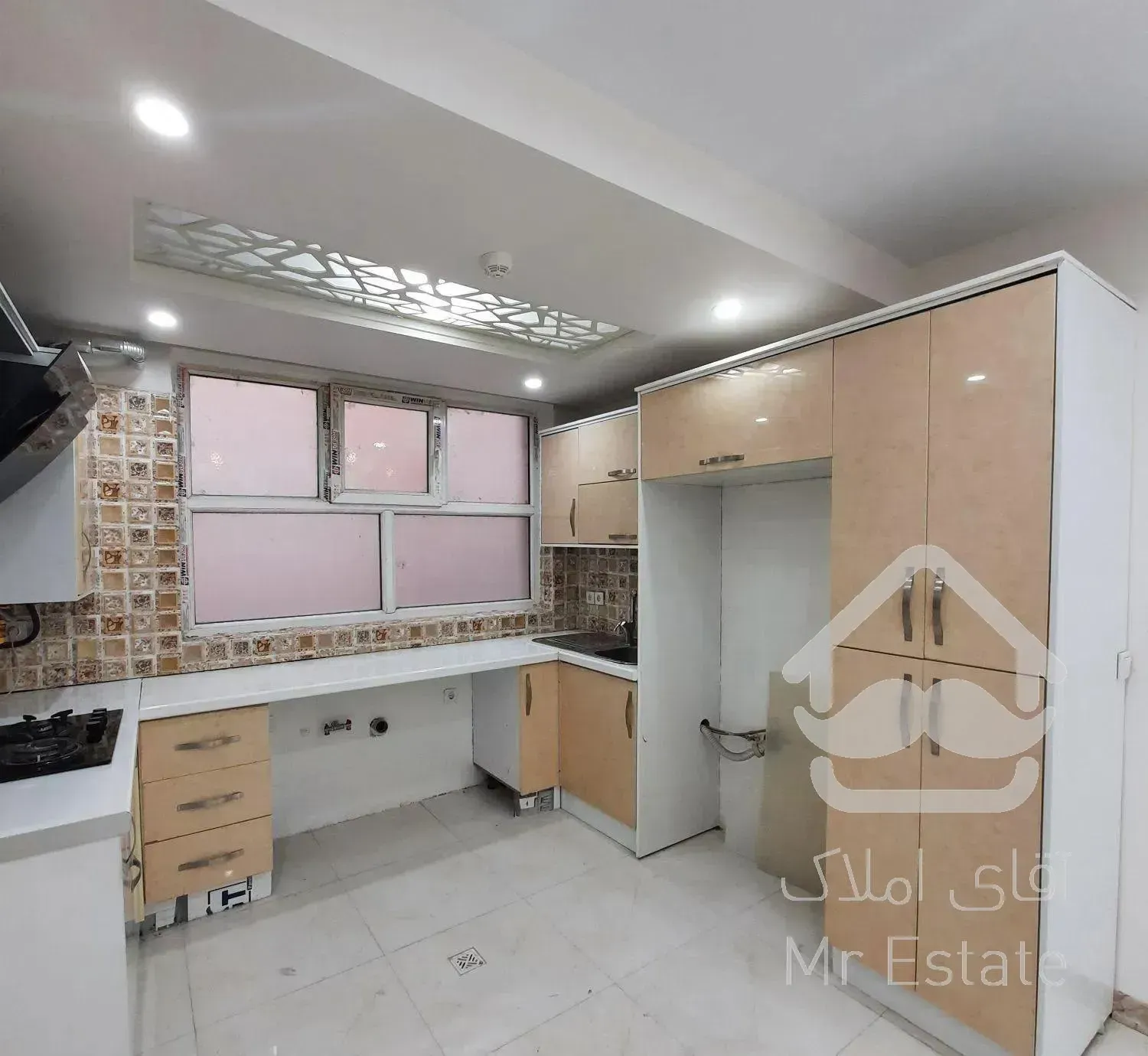 ۶۳متر اشرفی اصفهانی/ ۴ساله طبقه۶/ اعیان نشین