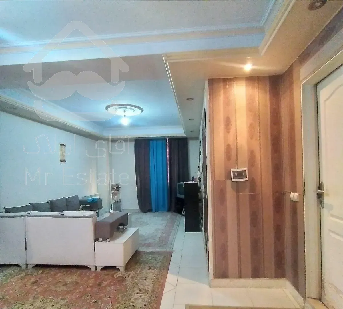 ۵۲ متر /پارکینگ دار/بلوار بریانک