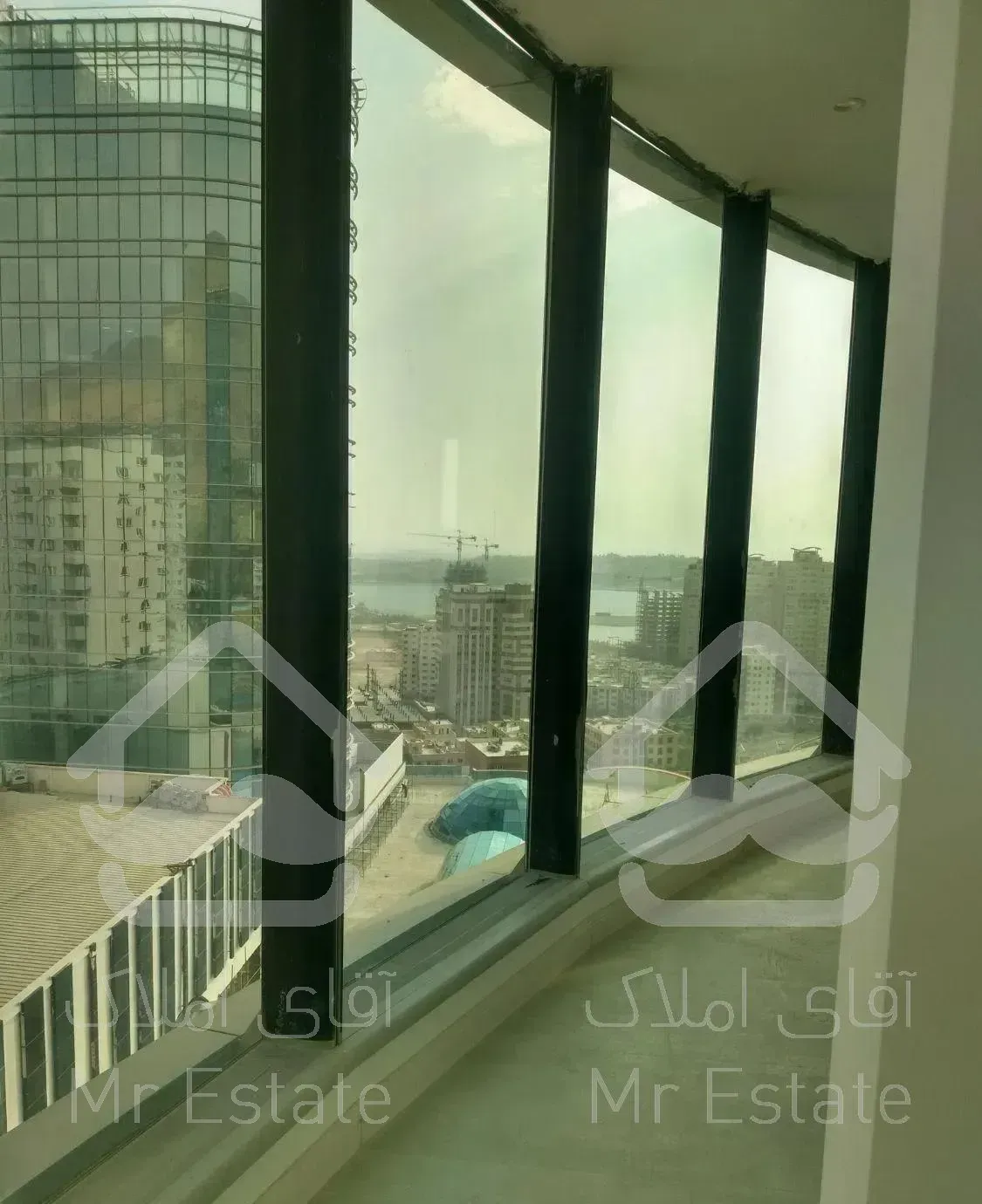 ۹۵ متر دفتر کار اداری فلت  با ویو دریاچه چیتگر