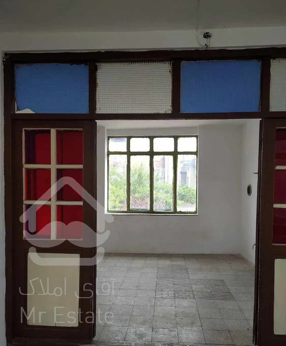 فروش خانه کلنگی حیاط دار در دل بازار روز