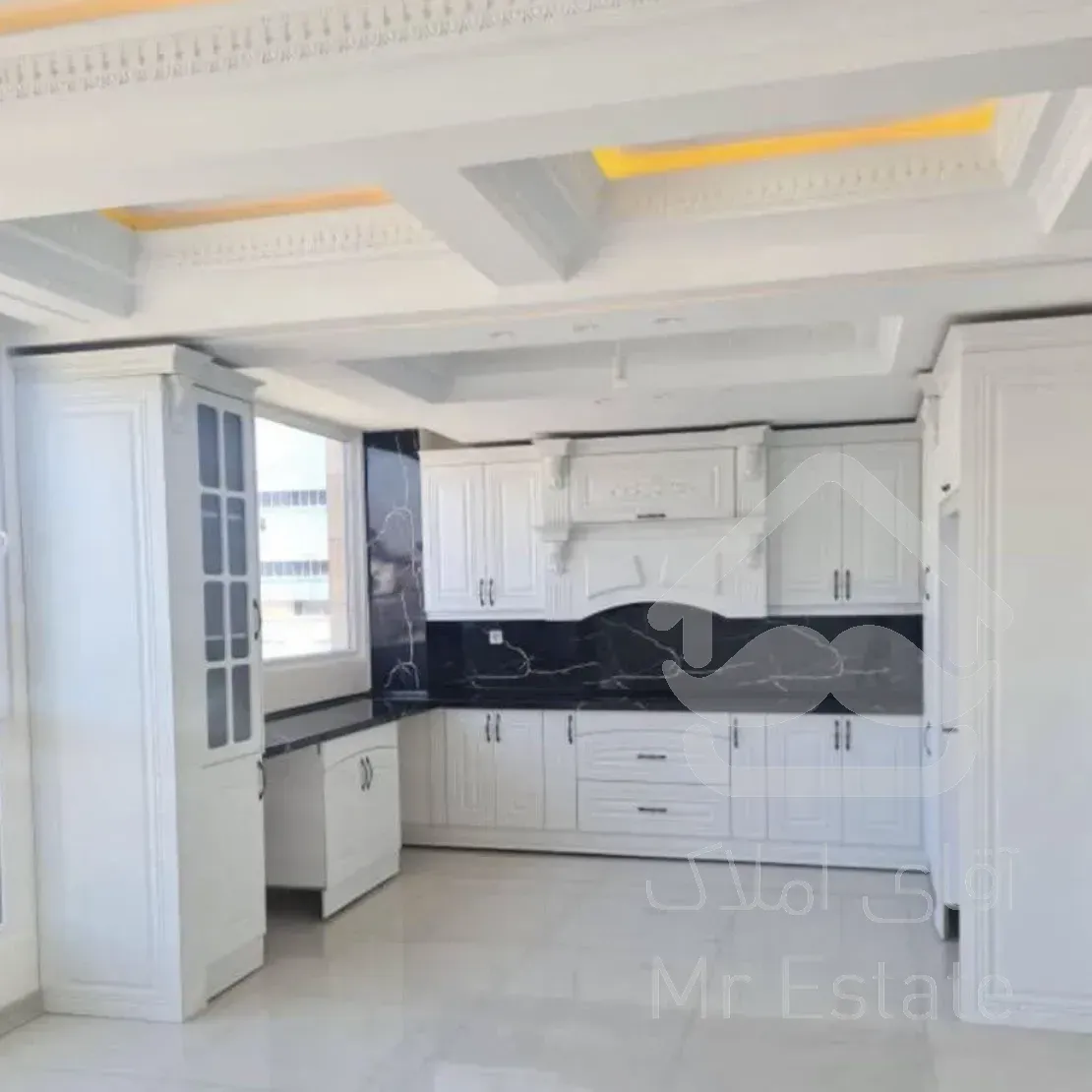 فروش واحد نور مستقیم رو به افتاب کم واحد سالن وزدهرخور رو به جنوب دلالی