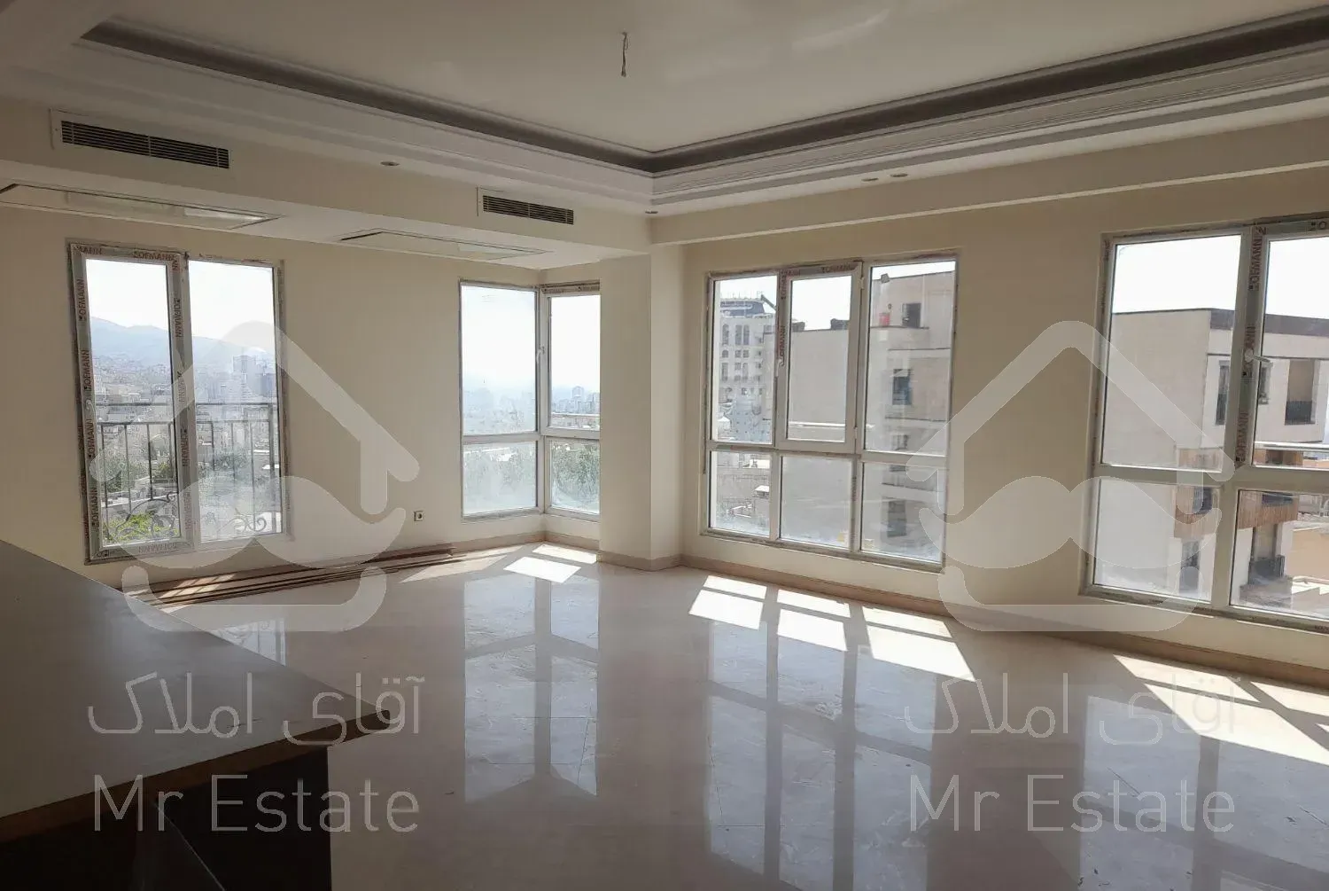 پاسداران /گلستانها/۱۶۰ متر / ۲ پارکینگ سندی