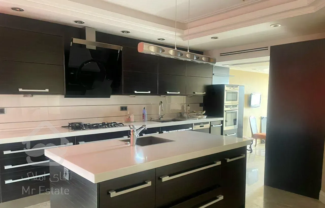 ۲۸۰ متر بر فراز ابرها طبقه ۱۵ ( نیاوران مرجان )