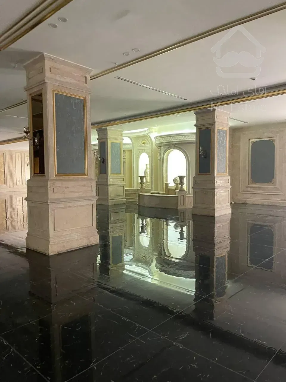 فروش واحد 190 متری 3 خواب با امکانات فول در برج رونیکاپالاس هروی