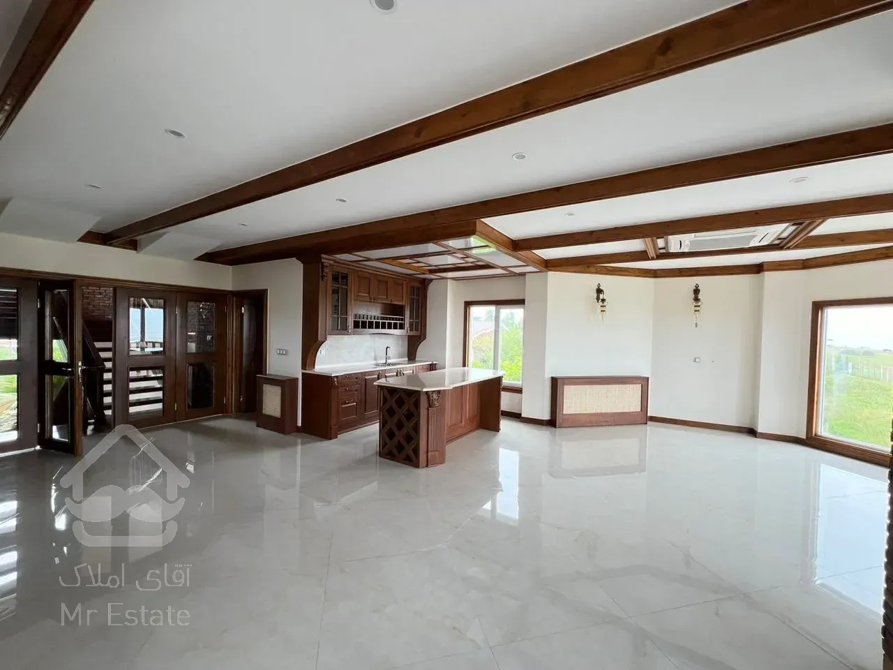 فروش ویلای ۶۰۰ متری دوبلکس استخردار شهرک ساحل قو