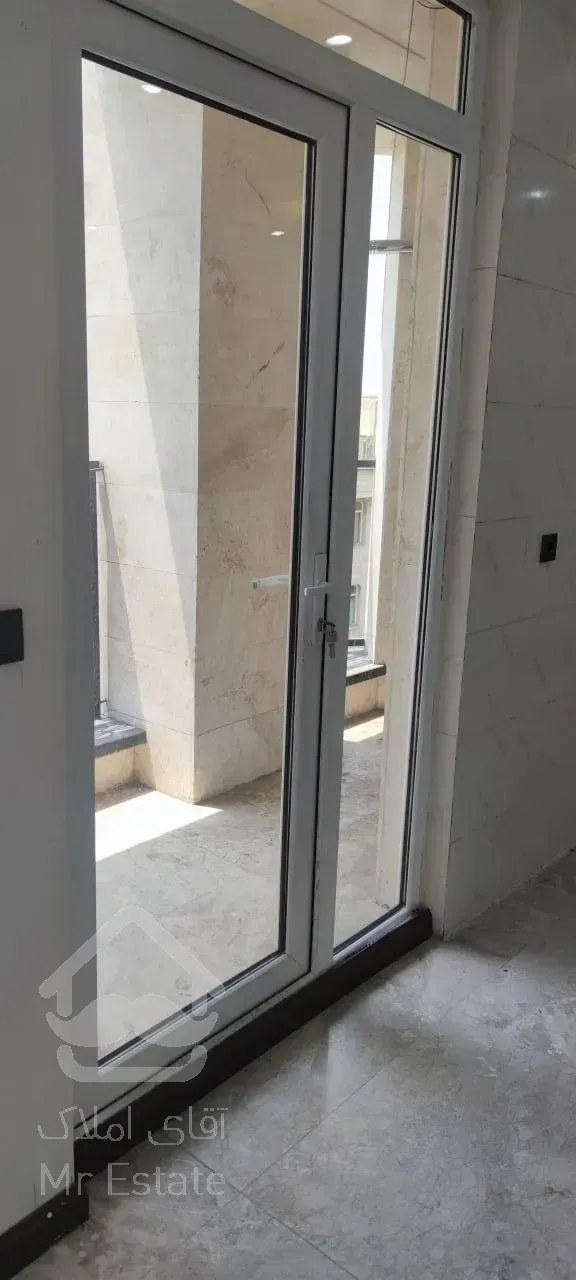 135متر شهرک غرب *موقعیت اداری (لابی شیک ،نوساز)