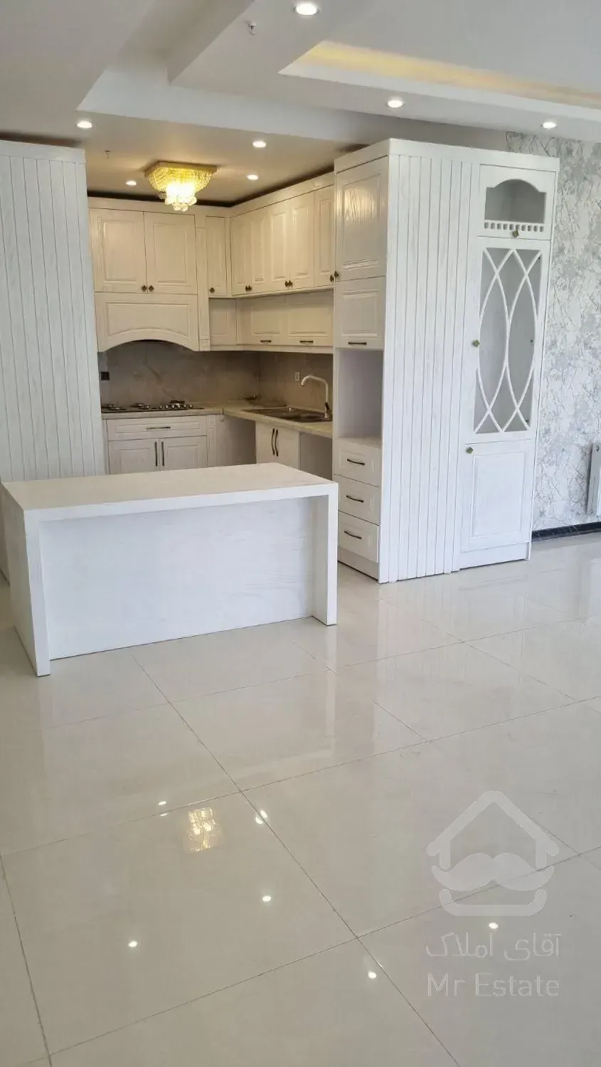 فروش آپارتمان 125 متری صفر فول امکانات واقع در بلوار فرشچیان محله فارغ التصیلان