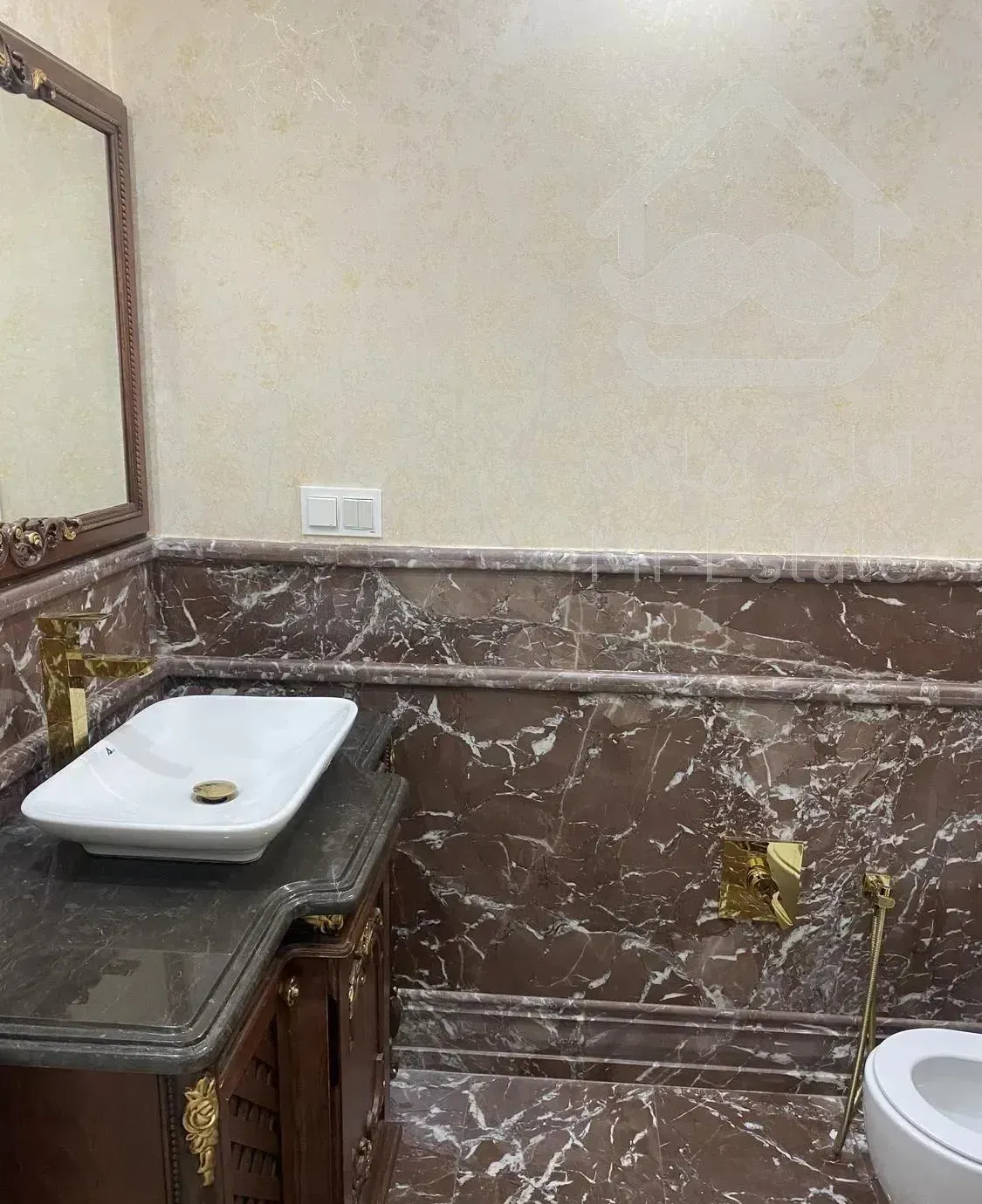 اپارتمان ۱۷۵ متری ۳ خواب  در کامرانیه شمالی