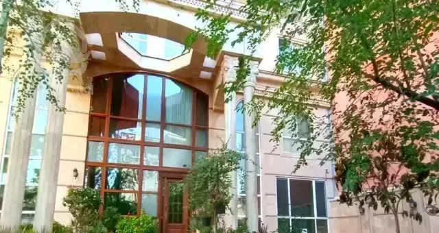 قلهک دوخوابه شیک در ویلا باغ با دسترسی عالی