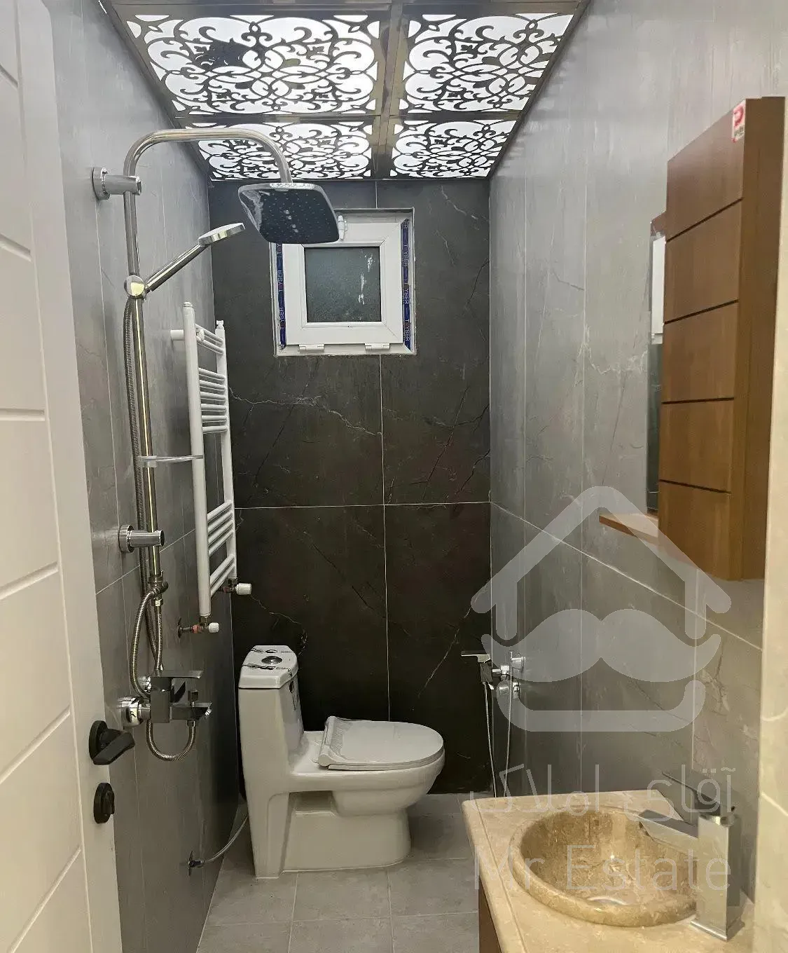 اپارتمان نوساز فول سه طرف نور