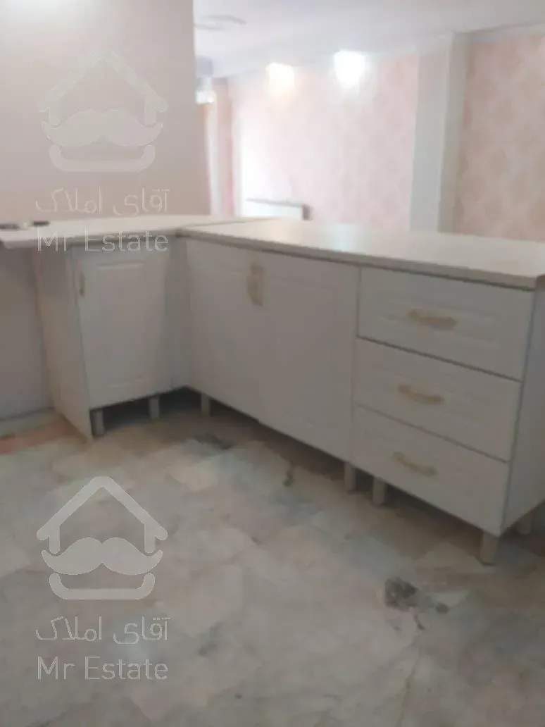 ۱۰۰متر آپارتمان صادقیه گلها زیر قیمت