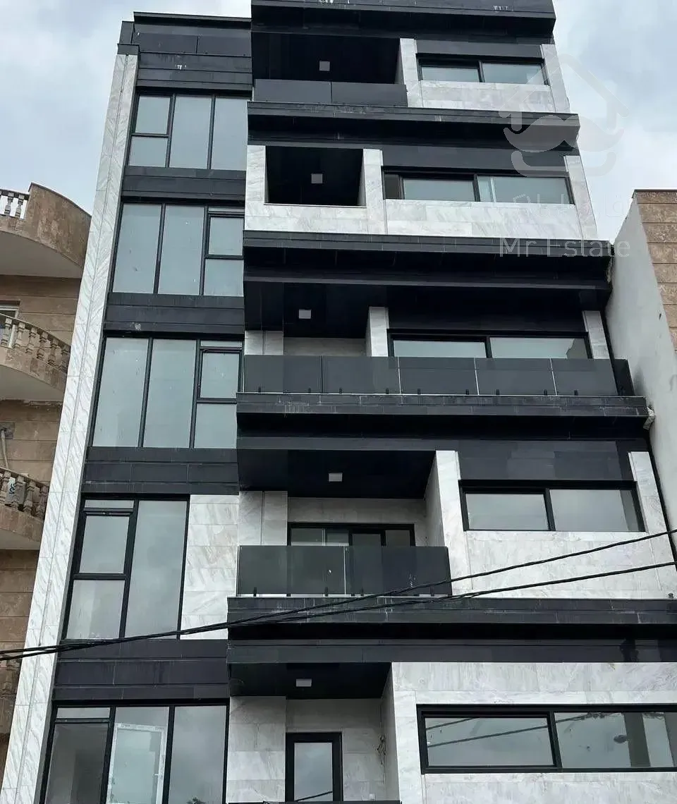 ۱۳۵متراپارتمان ساحلی/۳خواب/تراس با ویو