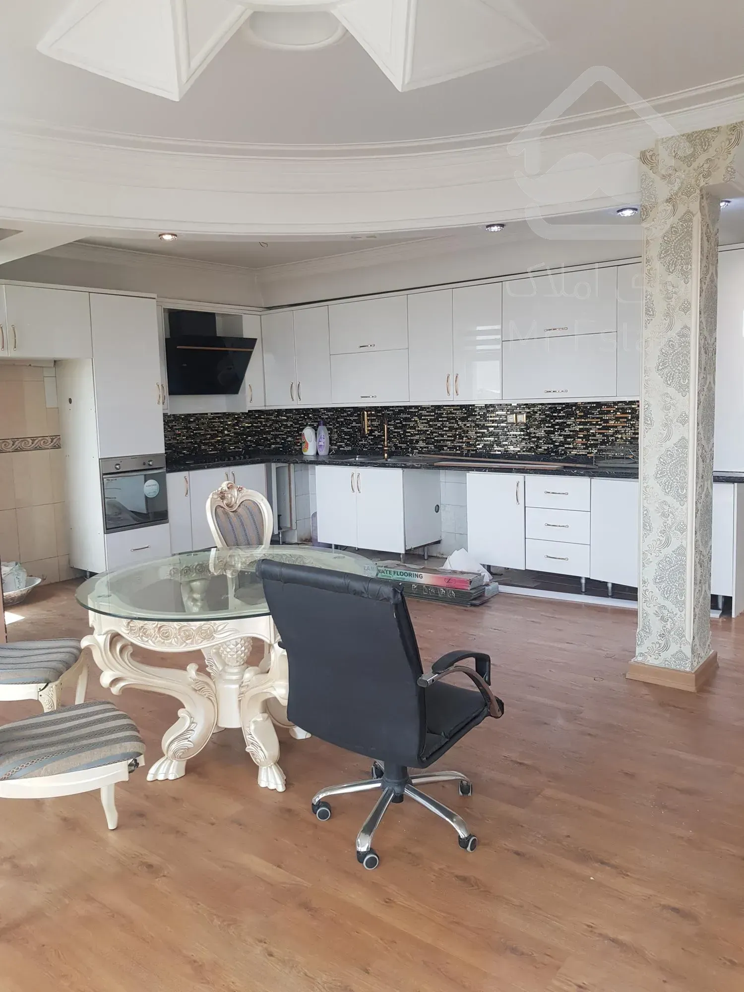 ۱۶۰ متری،سعادت آباد