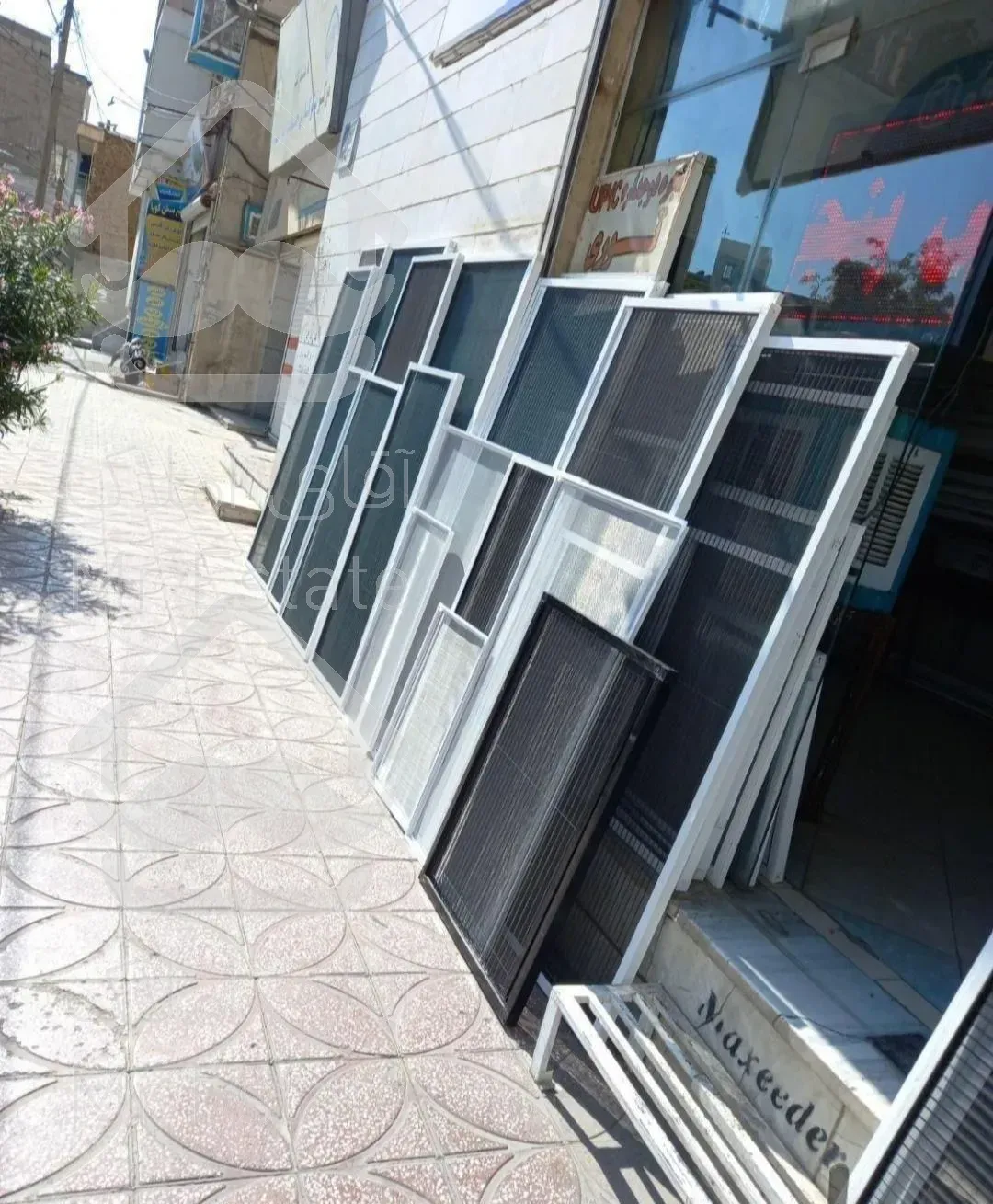 تولیدی توری پلیسه ودرب وپنجرهupvcوآلومنیوم.تعمیر