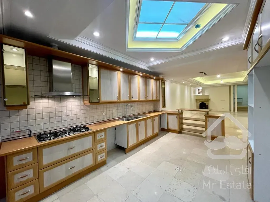 اجاره و رهن آپارتمان محمودیه 135  متر لوکس