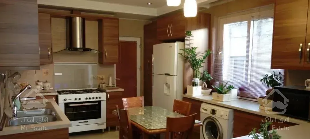 قیطریه اندرزگو ۱۰۵مترسه طرف نور ویو سرایداری