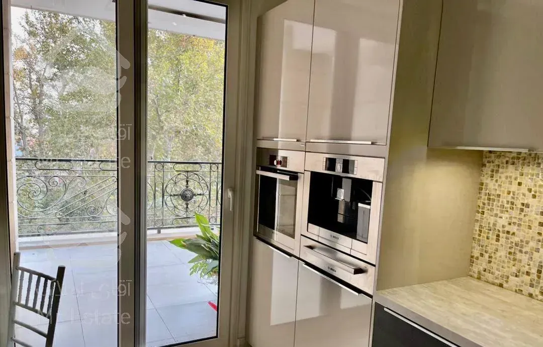 آپارتمان ۲۱۰ متر فروش زعفرانیه