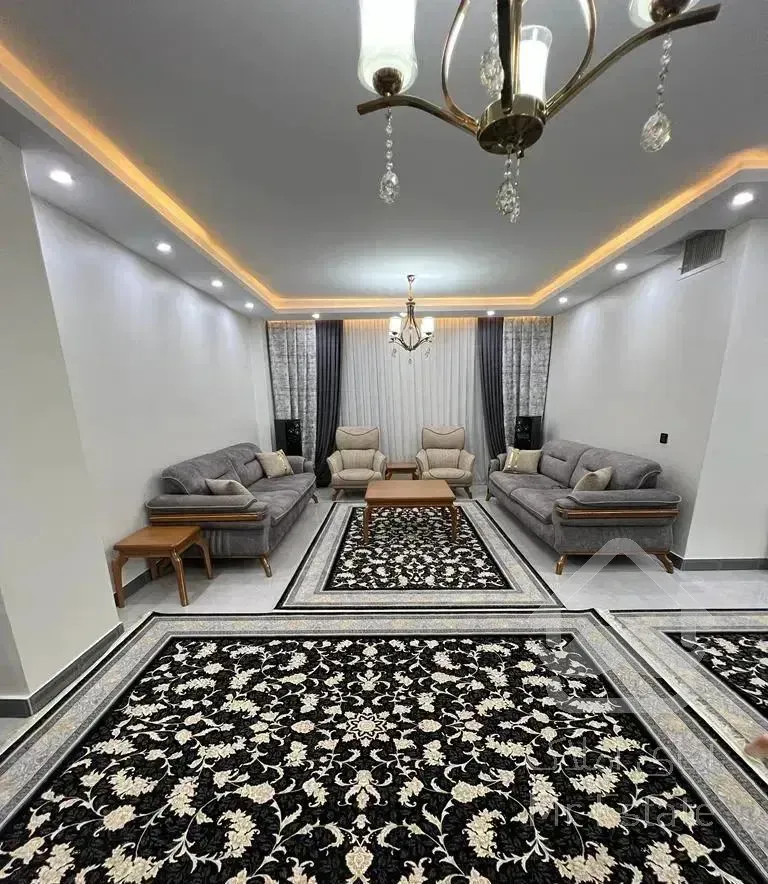 ۸۳ متر فول شیک ده ساله