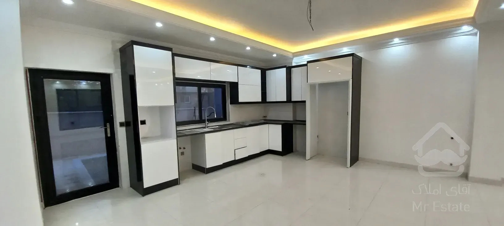 فروش ویلا لوکس مدرن استخردار تنکابن