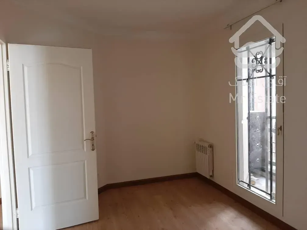 رهن و اجاره آپارتمان ۱۳۵ متری آجودانیه ۳ خواب نورگیر