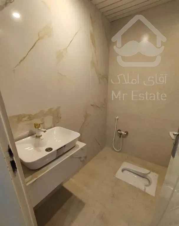 ۱۰۵ متری/ داریوش