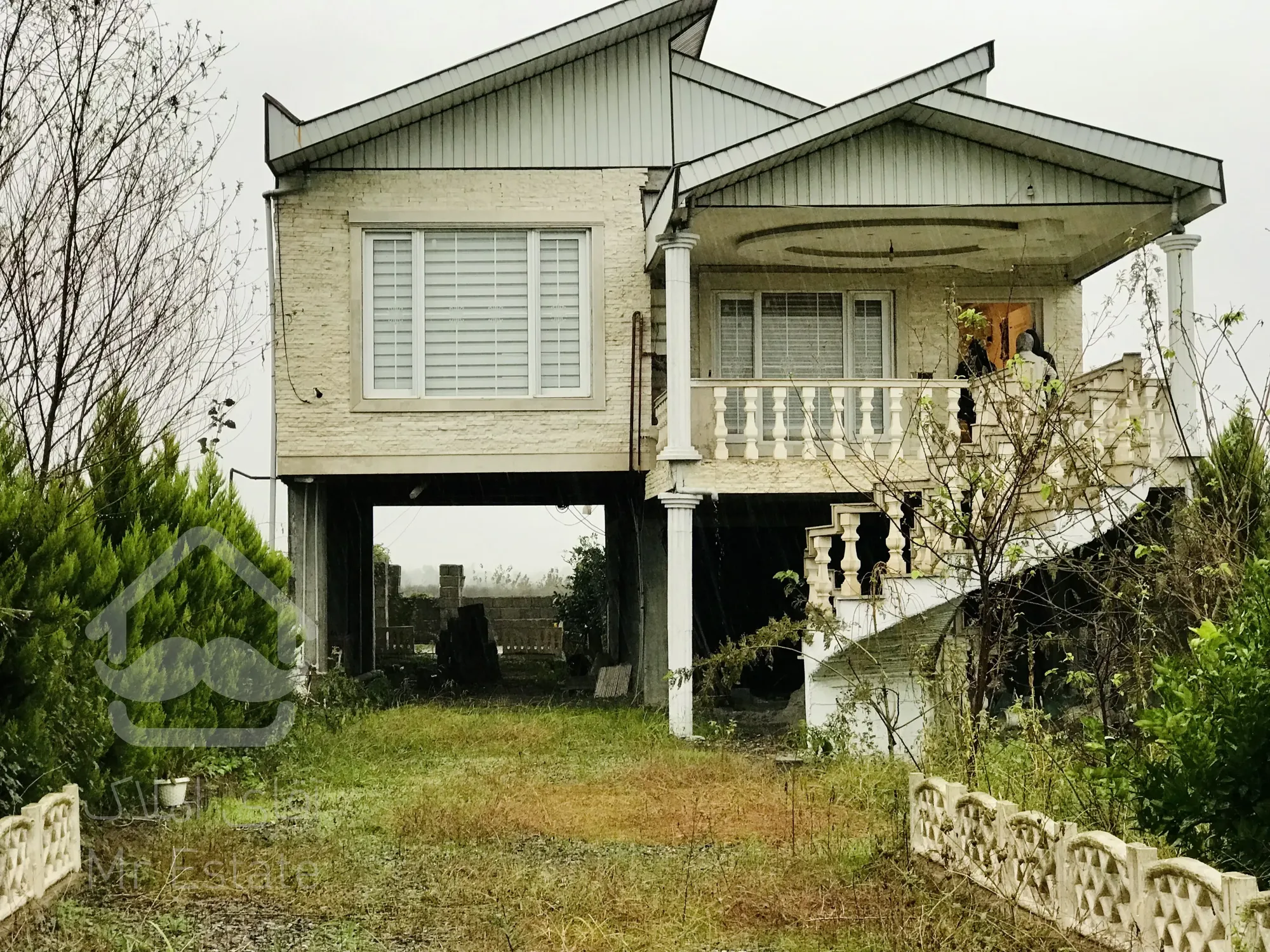 ویلا جنگلی۱۰۰ متری همراه ۵۰۰متر زمین