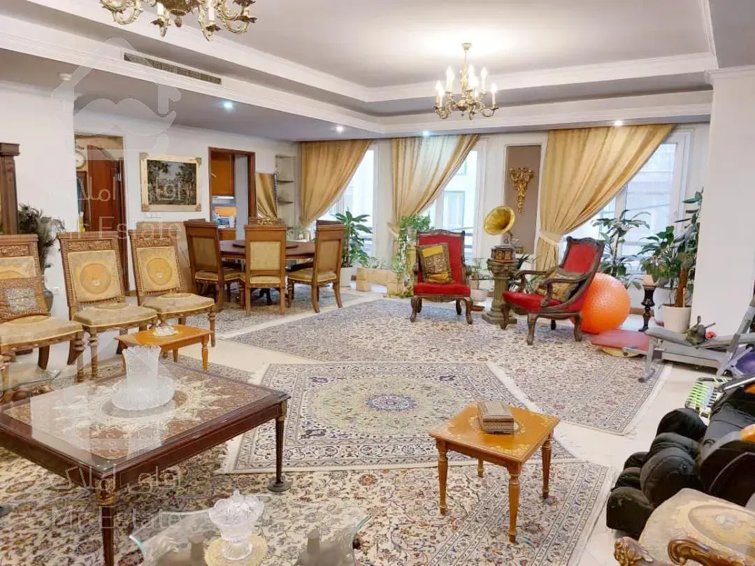 فروش224متر چهار خواب. دو پارکینگ. دو انباری. فول مشاعات. فرمانیه