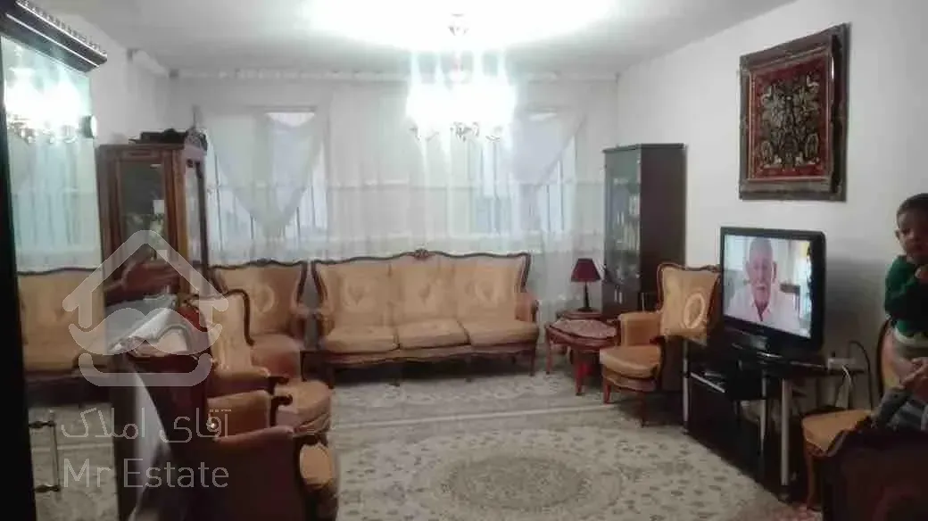 يك واحد در پرديس طبقه اول براي فروش