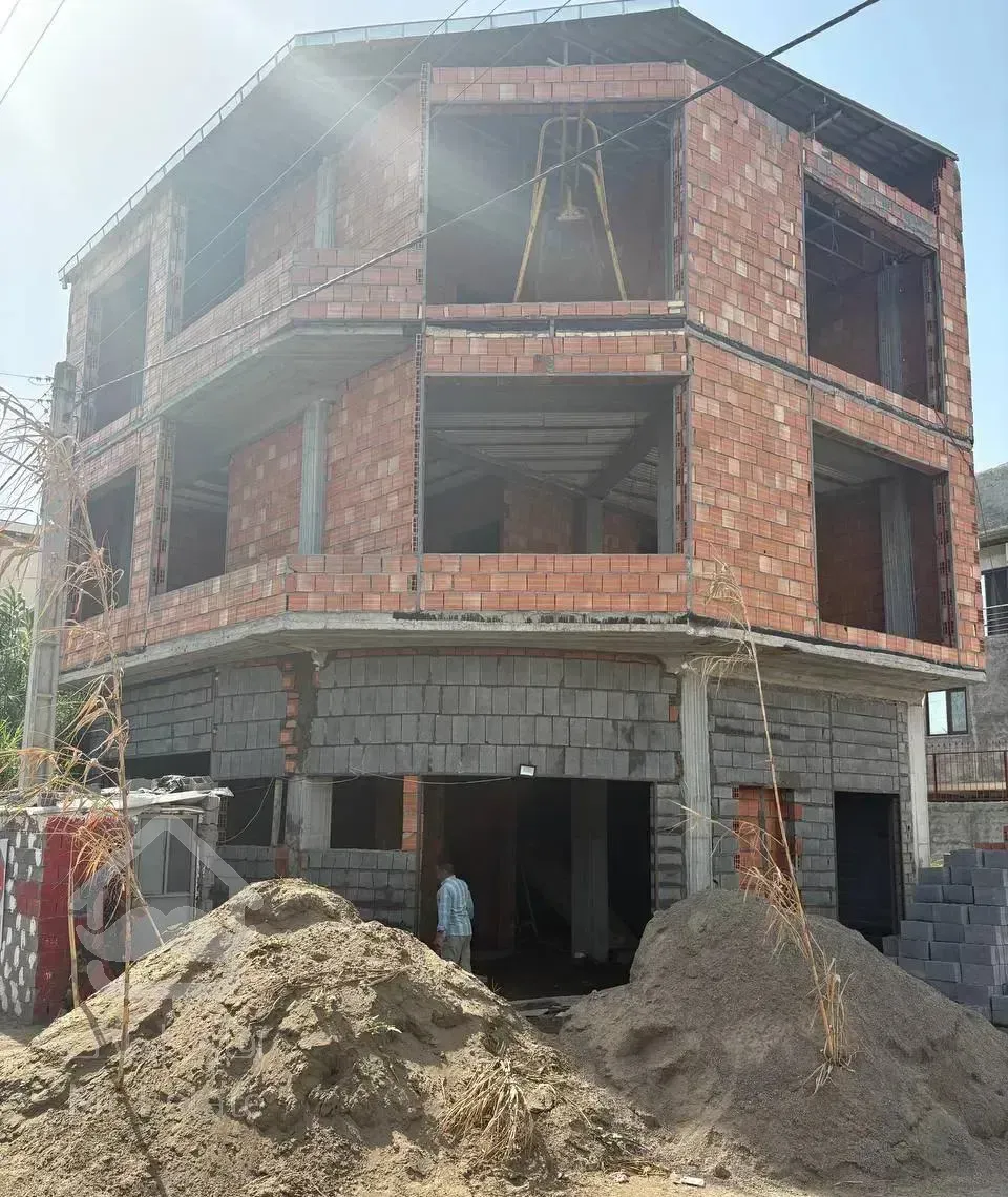 فروش ویلا ۲۶۶ متری سند دار خوش قیمت