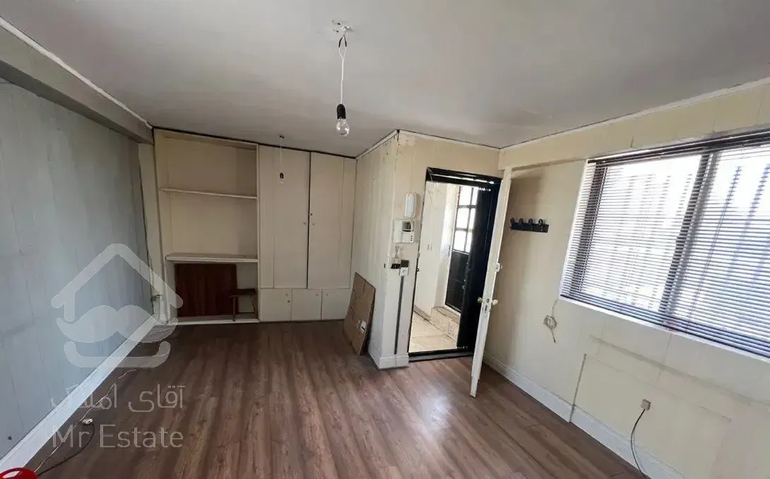 ۳۰ متر بر جردن با‌ پارکینگ