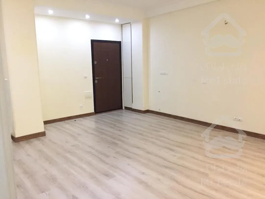 ۶۷ متر // اکازیون // بسیار خوش نقشه