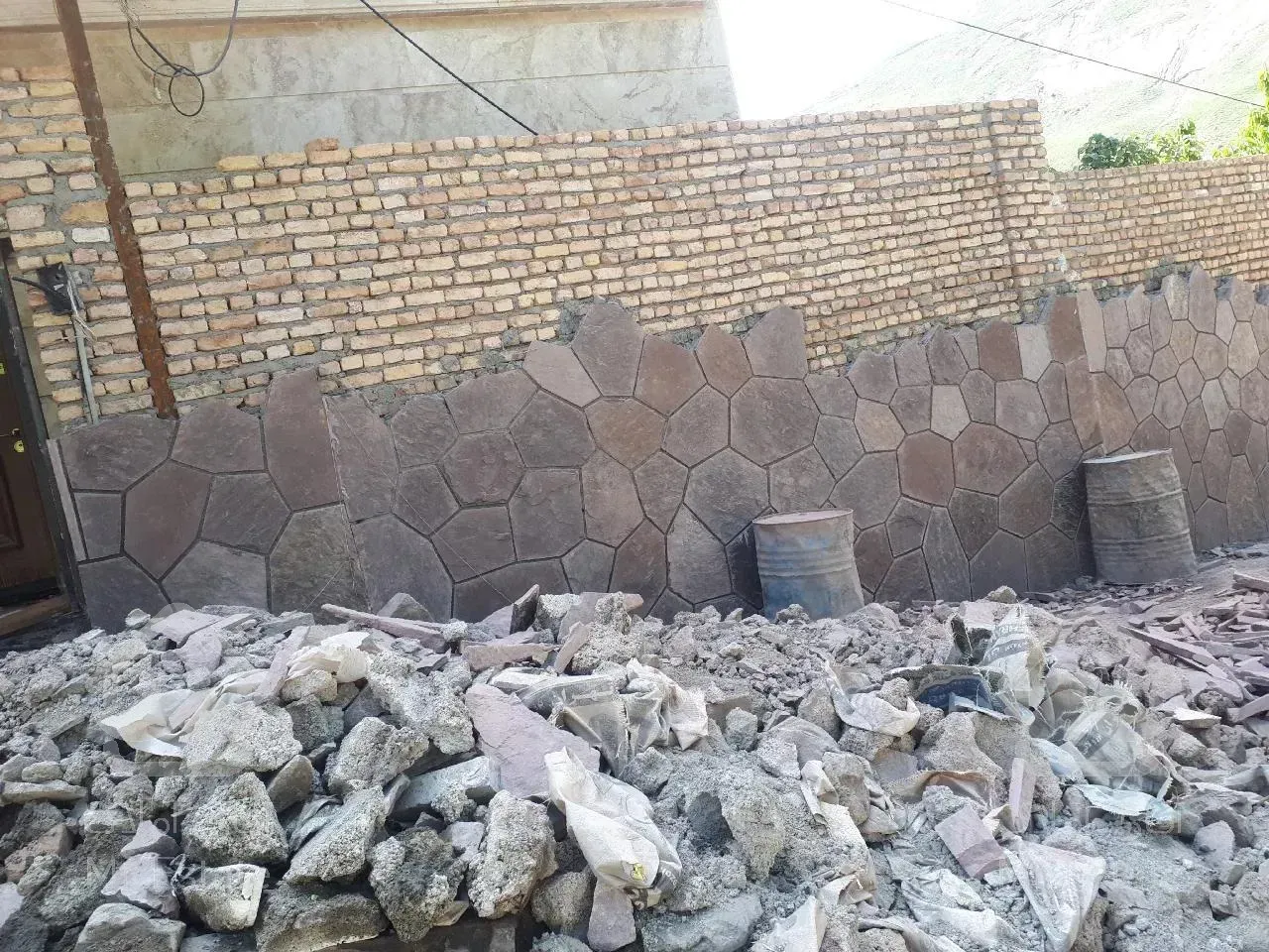 اجرای سنگ لاشه مالون ورقه ای